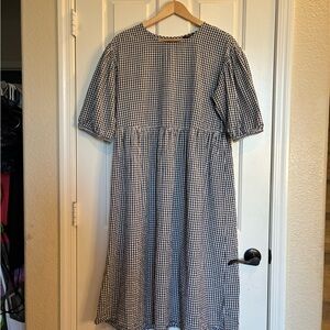 Elegant Checkered Midi Dress